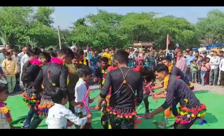 बुंदेली मोनिया नृत्य