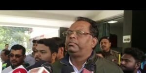 मेडिकल कॉलेज में कर्मचारी हड़ताल