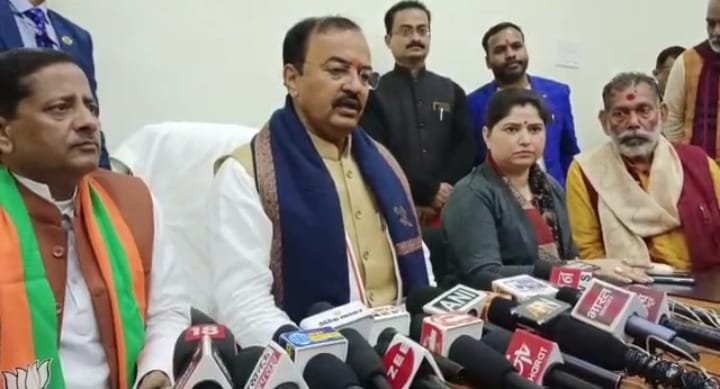 झांसी आये प्रदेश के उपमुख्यमंत्री केशव प्रसाद मौर्य
