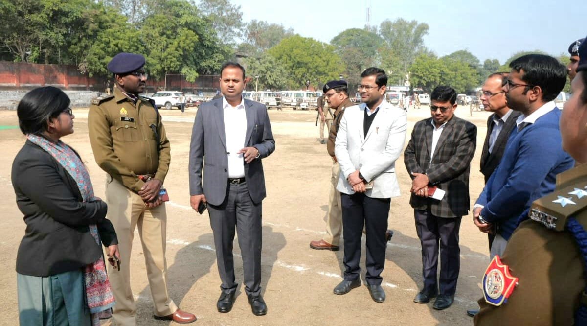 पोलिंग पार्टियां