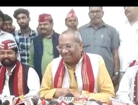 निषाद पार्टी के अध्यक्ष डॉ़ संजय निषाद