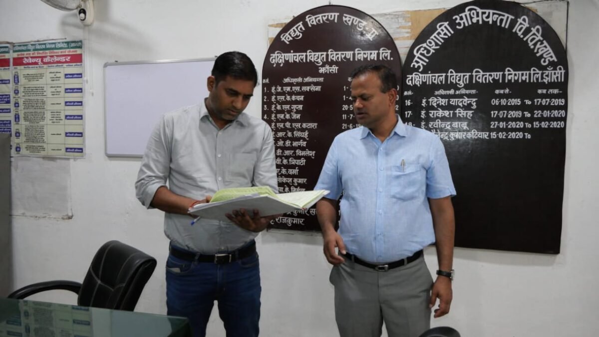 जिलाधिकारी रविंद्र कुमार