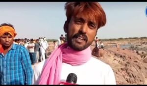 कार गिरी नदी में 