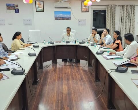 जिला पुस्तकालय समिति