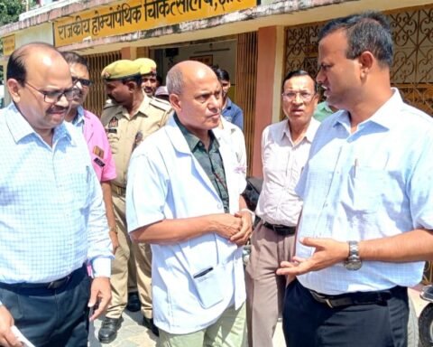 जिलाधिकारी औचक निरीक्षण