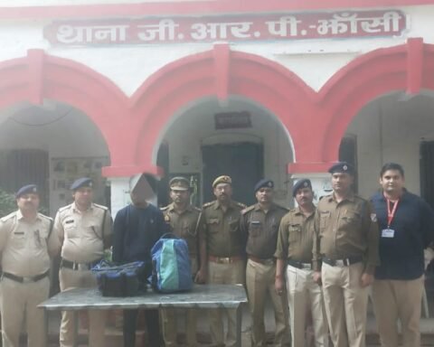 झांसी जीआरपी और आरपीएफ टीम