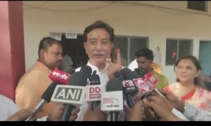 भाजपा) के उम्मीदवार अनुराग शर्मा