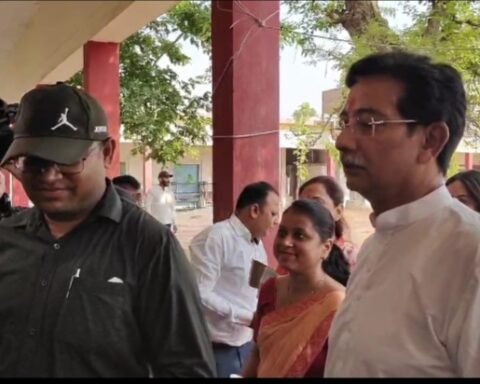 भाजपा) के उम्मीदवार अनुराग शर्मा