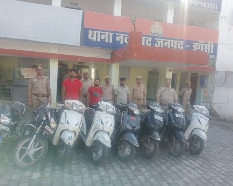 तीन शातिर वाहन चोर गिरफ्तार