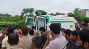 कुल्हाड़ी से जानलेवा हमलाv