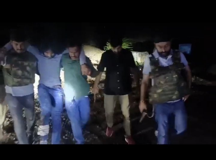 अंतर्राज्यीय बदमाश गिरफ्तार