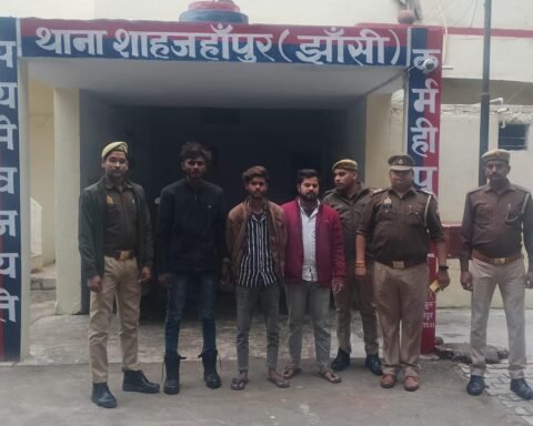 तीन शातिर लुटेरे गिरफ्तार