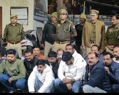 18 जुआरियों को घेराबंदी कर गिरफ्तार