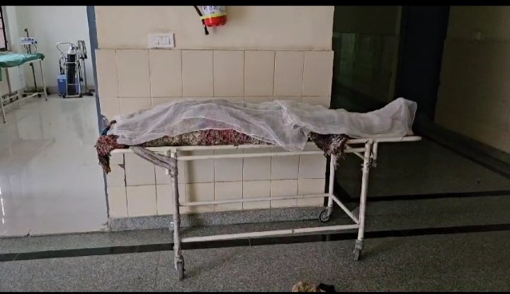 युवक ने मां पर किया फावड़े से जानलेवा हमला