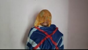 जमकर चले लाठी-डंडे़