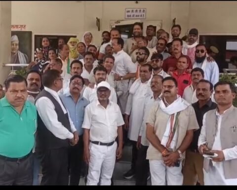 कांग्रेस ने खोला मोर्चा