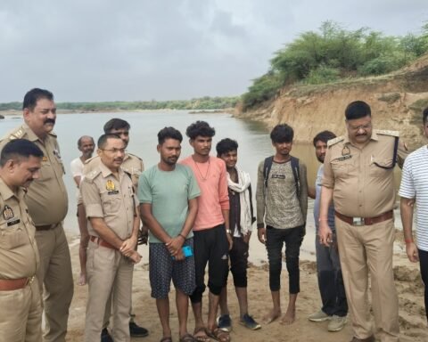 पांच मजदूरों को सुरक्षित निकाला