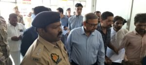 स्कूली बच्चों से भरी बस पलटी