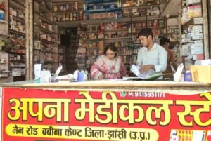 मेडिकल स्टोरों पर ताबड़तोड़ छापों से मचा हडकंप