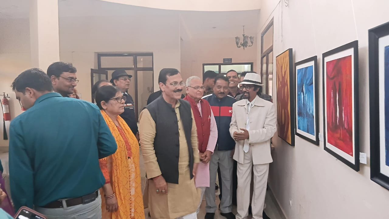 आर्ट एग्ज़िबिशन