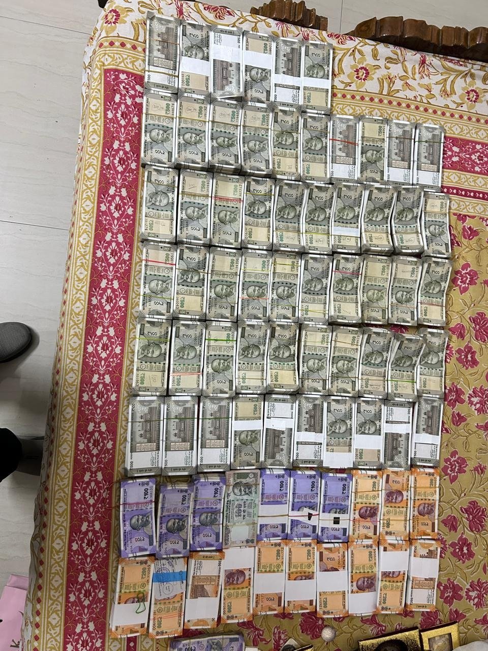 सीबीआई का छापा