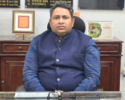 जिलाधिकारी मृदुल चौधरी