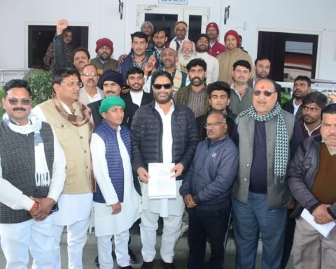 कांग्रेसियों ने दिया ज्ञापन