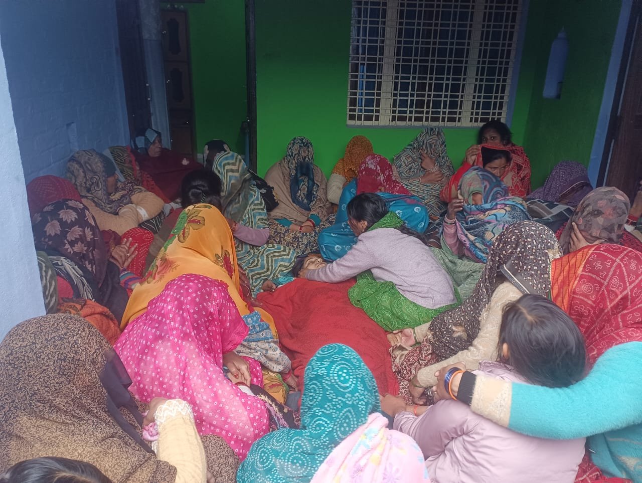 फंदे पर झूली विवाहिता