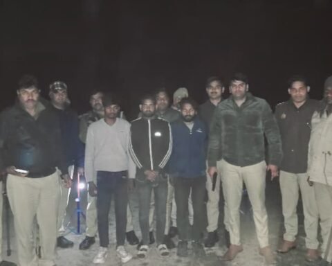 तीन शातिर चोर गिरफ्तार