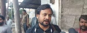 चलती कार में लगी आग