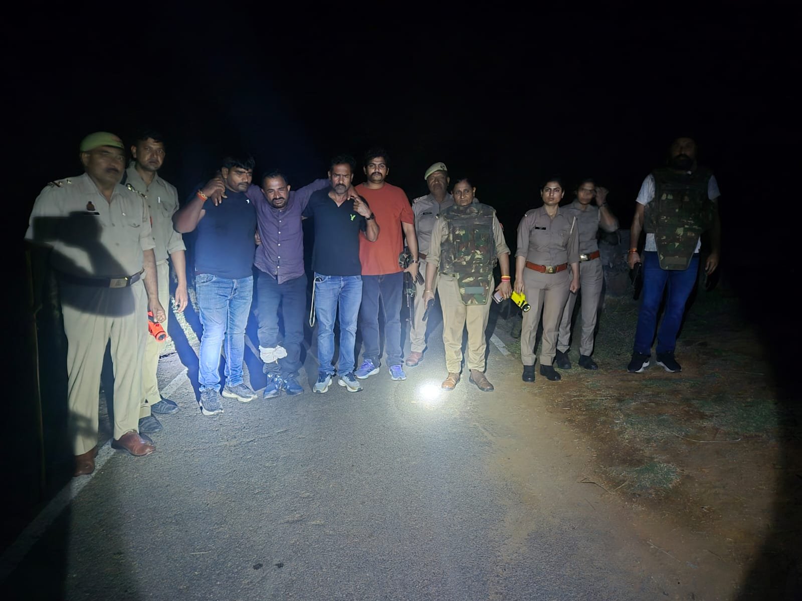 मुठभेड़ में आरोपी गिरफ्तार