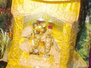 कुंजबिहारी मंदिर में