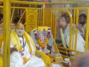 कुंजबिहारी मंदिर में