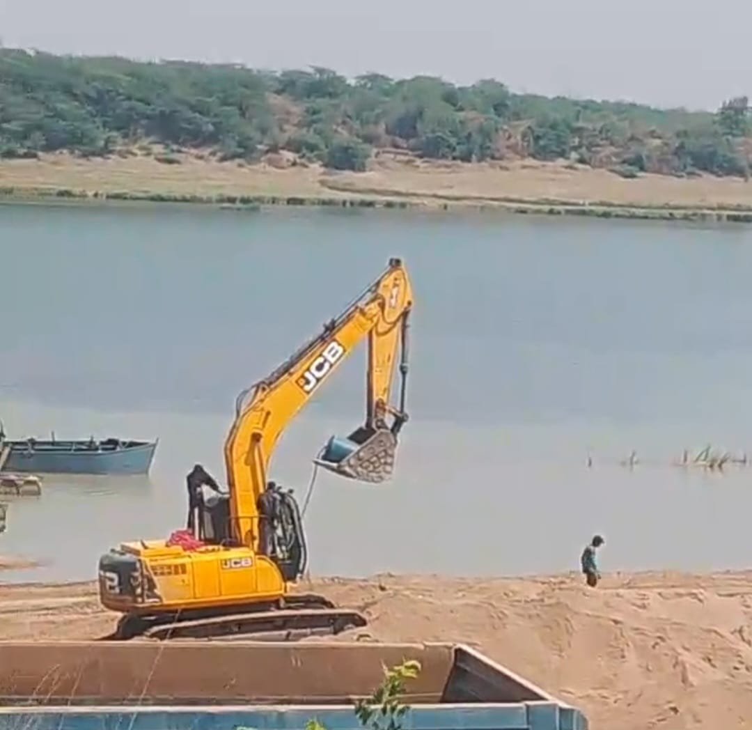  बालू माफिया का आतंक